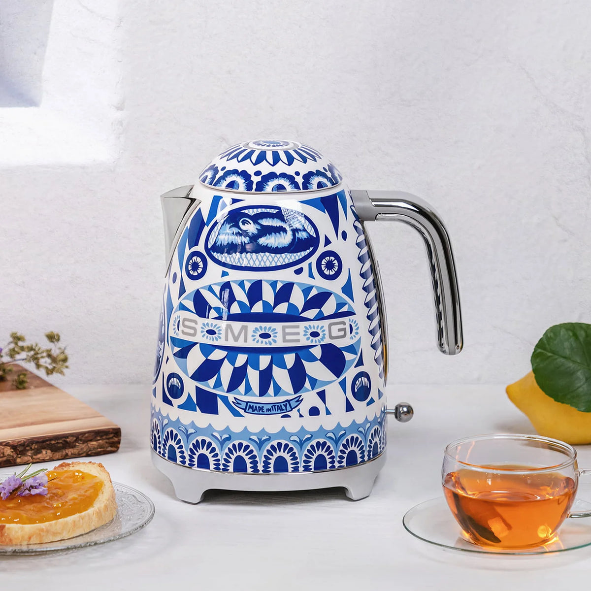 Smeg Dolce&Gabbana Electric Tea Kettle, Blu Mediterraneo #KLF03DGBUS